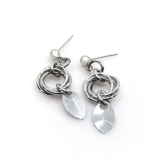 Silver baby scale love knot mobius weave chainmaille aluminum earrings on stainless steel ear post