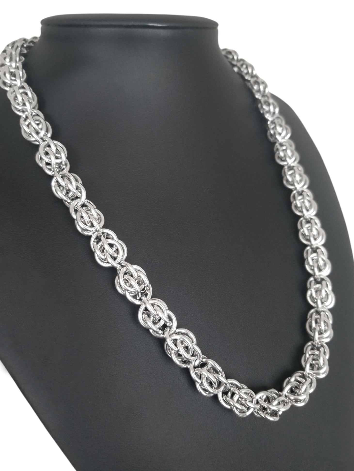 Sweet Pea Chainmail Necklace